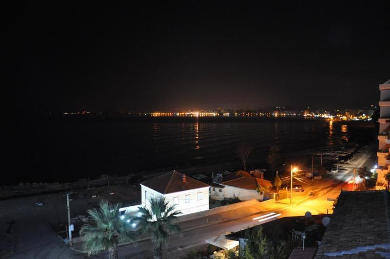 ホテル Ambasador Vlorë エクステリア 写真