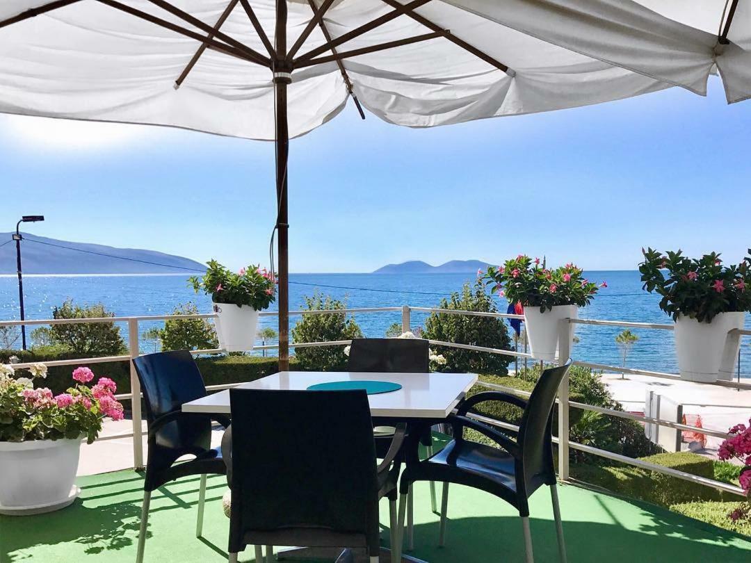 ホテル Ambasador Vlorë エクステリア 写真